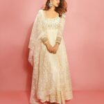 Nupur Sanon Instagram - The classic white anarkali + red lip + loads of simplicity! Bas ❤️‍🔥🌻 • Team Sara : Hmu - @makeupbydevanshii Styled by - @ashwin_ash1 & @hassankhan_3 Style team - @ahmedxmirza Outfit - @jade_bymk Jewellery- @houseofqc Shot by - @visualaffairs_va
