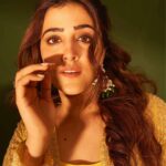 Nupur Sanon Instagram - Morning SUNSHINE🌻☺️💛 • TNR Promotions Team Sara : Hmu - @makeupbydevanshii Styled by - @ashwin_ash1 & @hassankhan_3 Style team - @ahmedxmirza Outfit - @couturebyniharika @perniaspopupshop Jewellery- @shopriyaaofficial Shot by - @visualaffairs_va