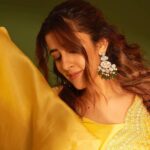 Nupur Sanon Instagram - Morning SUNSHINE🌻☺️💛 • TNR Promotions Team Sara : Hmu - @makeupbydevanshii Styled by - @ashwin_ash1 & @hassankhan_3 Style team - @ahmedxmirza Outfit - @couturebyniharika @perniaspopupshop Jewellery- @shopriyaaofficial Shot by - @visualaffairs_va