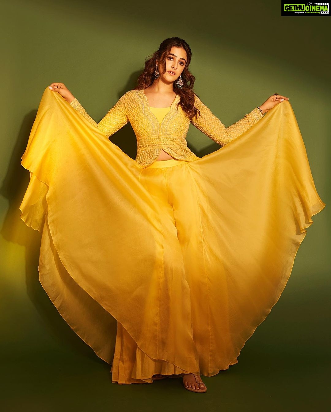 Nupur Sanon Instagram - Ready to spread my wings!!π»π¦π β’ TNR Promotions Team Sara : Hmu - @makeupbydevanshii Styled by - @ashwin_ash1 & @hassankhan_3 Style team - @ahmedxmirza Outfit - @couturebyniharika @perniaspopupshop Jewellery- @shopriyaaofficial Shot by - @visualaffairs_va