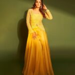 Nupur Sanon Instagram - Ready to spread my wings!!🌻🦋💛 • TNR Promotions Team Sara : Hmu - @makeupbydevanshii Styled by - @ashwin_ash1 & @hassankhan_3 Style team - @ahmedxmirza Outfit - @couturebyniharika @perniaspopupshop Jewellery- @shopriyaaofficial Shot by - @visualaffairs_va