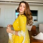 Nupur Sanon Instagram - Ek dum Fida hai re? ☺️👱🏻‍♀️☀️❤️ • • Outfit- @preevinofficial Jewellery- @minerali_store @viviniabyvidhimehra @offbeatmediain Kolhapuris- @aprajitatoorofficial Styled by- @sukritigrover Styling team- @vanigupta.23 @jivikasetpal