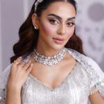 Nusraat Faria Instagram - My all-time gratitude to my super glam team for making my look absolutely myself in My every Events. My fav @zahidkhanbridalmakeover And my dearest @drnabilanabi ❤️❤️ PC @mh_bipu Today at National award 🌟