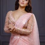Nusraat Faria Instagram - That lucky girl♥️ Wearing @drnabilanabi @nabila.boutiques for @mujibthefilm Premier.. Makeover @zahidkhanbridalmakeover Captured @mh_bipu