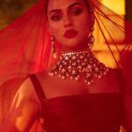 Nusraat Faria Instagram - Women don't heal.. We use concealer to hide.. and look fearless every day ❤️ @jarwahouse