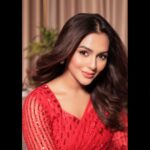 Nusraat Faria Instagram - Ultimate cure for sadness #Red @kiara_by_preeti_modi
