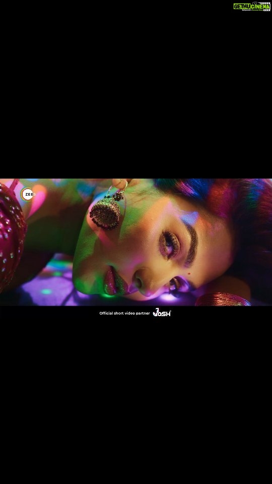 Nusraat Faria Instagram - Khela hobe Menoka r sathe...