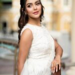 Nusraat Faria Instagram - Let’s face it; we’re both addicted to this thing called "white" Wearing @nabila.boutiques by @drnabilanabi for 5th Bangladesh Film Festival, kolkata. 📷 @sahil_paswan_2646_ Location @raajkutir Kolkata