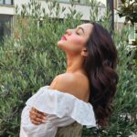 Nusraat Faria Instagram - “Mood: calm and unbothered Hair color by @galamakeover_by_navinahmed By @navinahmed_official Istanbul, Turkey