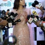 Nusraat Faria Instagram - Mujib is running successfully all over Bangladesh... Watch at your nearest hall..❤️