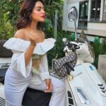 Nusraat Faria Instagram - “Mood: calm and unbothered Hair color by @galamakeover_by_navinahmed By @navinahmed_official Istanbul, Turkey