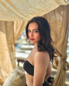 Nusraat Faria Instagram - Let’s do some “we shouldn’t be doing this” kind of things...
