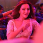 Nusraat Faria Instagram - হাসি পায় পায় হাসি তোদের মিঠা কথাতে..