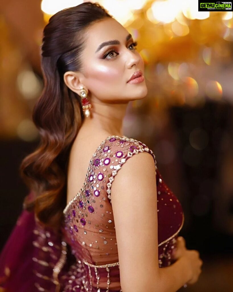 Nusraat Faria Instagram - Got ready for the 18th Channel I music award.. hosting was fun after long time ❤️ Glam team @zahidkhanbridalmakeover @nabila.boutiques @drnabilanabi @mh_bipu