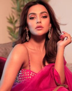 Nusraat Faria Instagram - Sorry for your loss 🙈

Wearing @festivibe.official
Jewellery @drkashfiaaamina