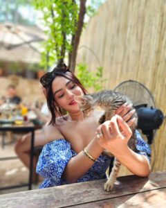 Nusraat Faria Instagram - Creating happiness 😊