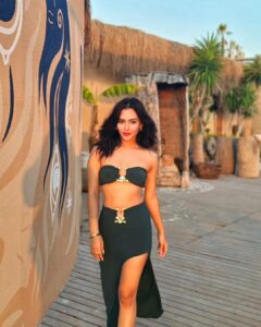 Nusraat Faria Instagram - hottest problem 🙈

I meant summer ☀️