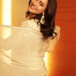 Nusraat Faria Instagram - Processing.... Wearing @vanassir