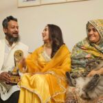 Nusraat Faria Instagram - Happy Father's day Abbu🩷 "Gorbito Baba Award"