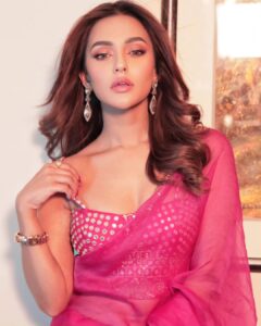 Nusraat Faria Instagram - Sorry for your loss 🙈

Wearing @festivibe.official
Jewellery @drkashfiaaamina