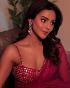 Nusraat Faria Instagram - Sorry for your loss 🙈

Wearing @festivibe.official
Jewellery @drkashfiaaamina
