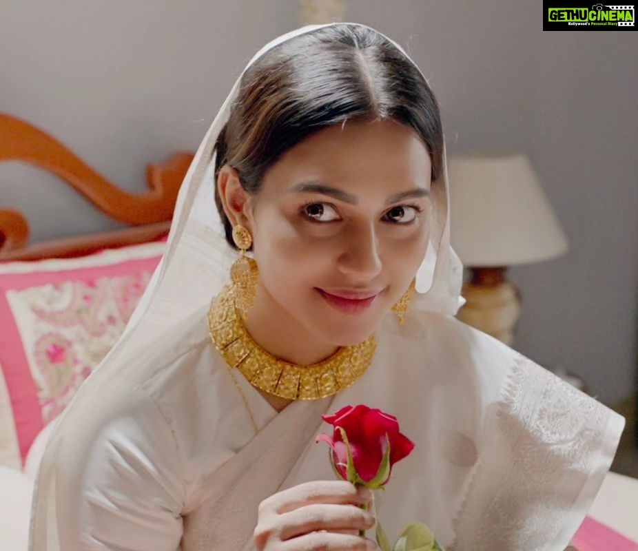 Nusraat Faria Instagram - On her wedding.. #sheikhhasina @mujibthefilm Releasing on 13 October..