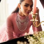 Nusraat Faria Instagram - Focus on me... not the caption 😉 @jarwahouse Mumbai, Maharashtra