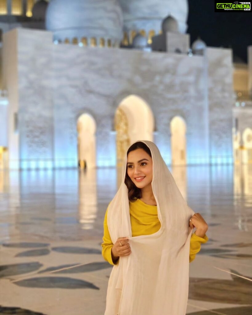 Nusraat Faria Instagram - 💛 Sheikh Zayed Grand Mosque, Abu Dhabi