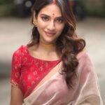 Nusrat Jahan Instagram - শুভ মহা অষ্টমীর আন্তরিক শুভেচ্ছা ও অভিনন্দন 🙏🏻