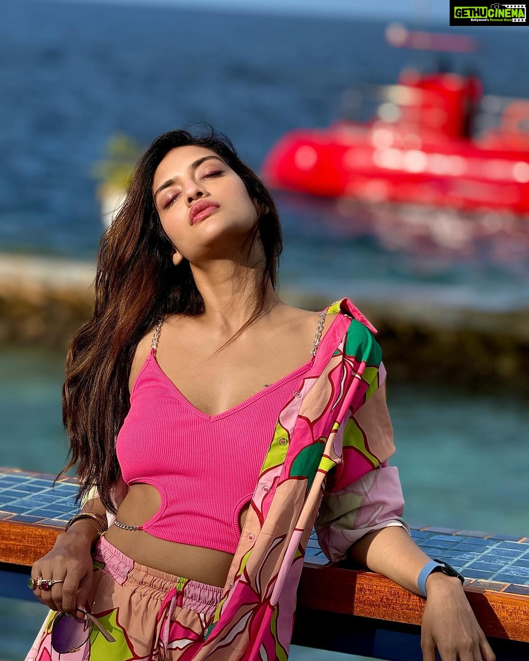 Nusrat Jahan Instagram - Iām Thinking in colours š©µ š š©· š š š