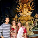 Nusrat Jahan Instagram - সুখের স্মৃতি রেখো মনে মিশে থেকো আপনজনে মান অভিমান সকল ভুলে আশার প্রদীপ রেখো জ্বেলে মা আসবে এই আশা রেখে সবাই মিলে থেকো সুখে। শুভ বিজয়া 🙏🏻🙏🏻🤗