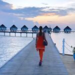 Nusrat Jahan Instagram - The kind of Pick n Drop service I like 😄 The Hand front & behind the video @yashdasgupta 😂 #vacation #trendingsongs #beachlife #gratitude #blessed #🧿