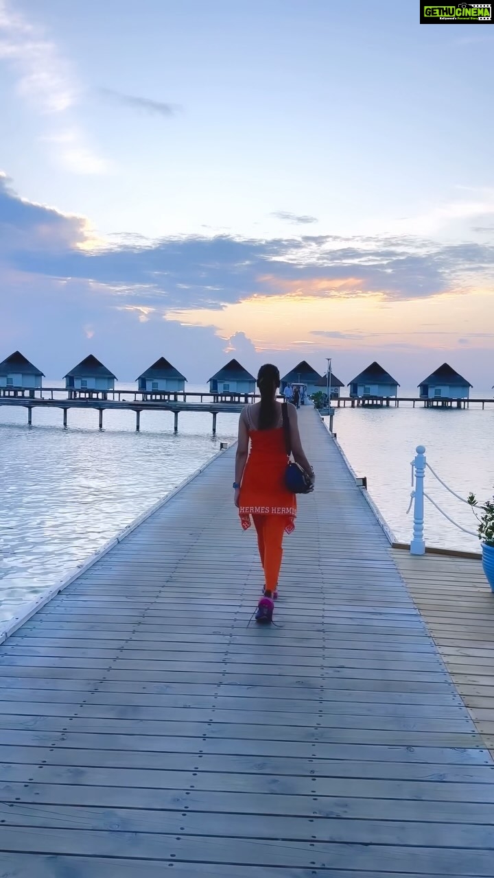Nusrat Jahan - 59.3K Likes - The kind of Pick n Drop service I like š
The Hand front & behind the video @yashdasgupta š
#vacation #trendingsongs #beachlife #gratitude #blessed #š§æ