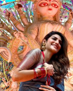 Nusrat Jahan Instagram - শারদীয়া শুভেচ্ছা রইলো সবার জন্য..... পুজো ভালো কাটুক | 
শুভ মহা ষষ্ঠী 🙏🏻