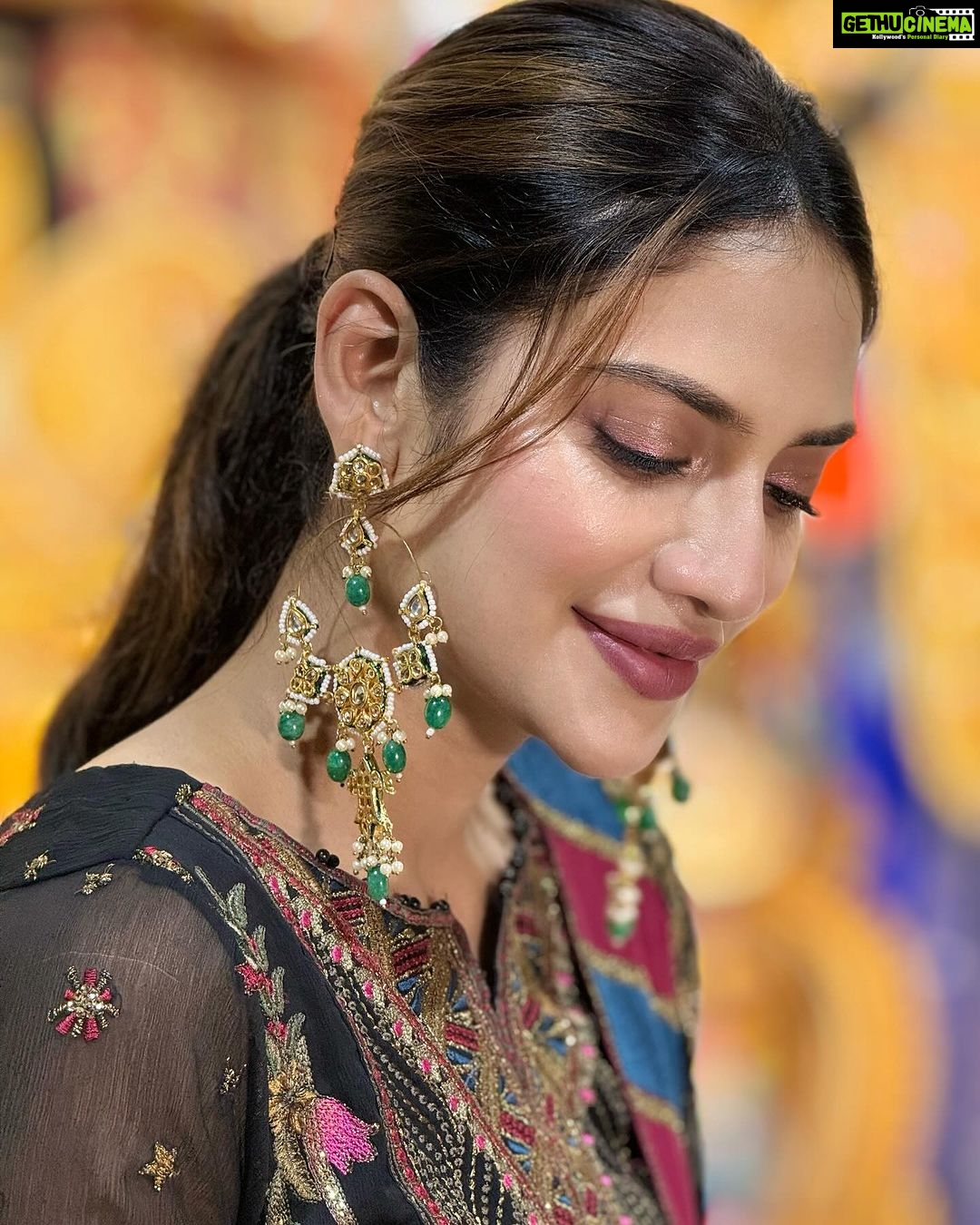 Nusrat Jahan Instagram - শুভ মহা পঞ্চমী ২০২৩ 🙏🏻