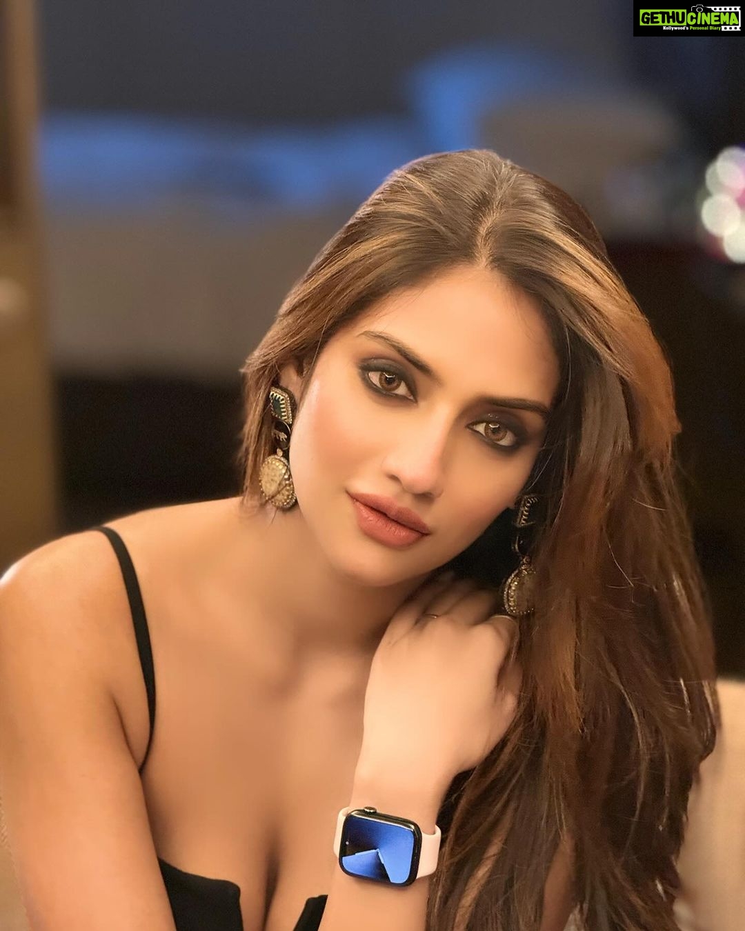 Nusrat Jahan Instagram - When words are restrained,the eyes often talk a great deal… Do they remind u that ur loved???