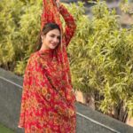Nusrat Jahan Instagram - मेरा लाल दुपट्टा ❤️