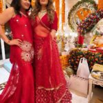 Pakhi Hegde Instagram - Beautiful darshan❤️🥰 @haanaahh_aakbar #gapatibappamorya Thanku for having me over 😘❤️ Styled by : @tiara_gal @akansha.27 Assisted by : @stylebypriyankaa Outfit - @arpitasulakshana @stylebyriyajn