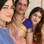 Pakhi Hegde Instagram - वक्रतुण्ड महाकाय सूर्यकोटी समप्रभ निर्वीघ्नम कुरुमे देव सर्वकार्येशु सर्वदा🙌 हे गजानना आम्हा सर्वान्वर आपली कृपादृष्टि थेवा🙌 #गणपति२०२३ .. . . Styled : @tiara_gal @akansha.27 Outfit : @sayarishofficial @echo101pr Assisted by : @stylebypriyankaa #ganapati #2023 #love #pakkhi #pakkhihegde #pakhi #pakhihegde #love #blessings Aamchi Mumbai