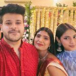 Pakhi Hegde Instagram - वक्रतुण्ड महाकाय सूर्यकोटी समप्रभ निर्वीघ्नम कुरुमे देव सर्वकार्येशु सर्वदा🙌 हे गजानना आम्हा सर्वान्वर आपली कृपादृष्टि थेवा🙌 #गणपति२०२३ .. . . Styled : @tiara_gal @akansha.27 Outfit : @sayarishofficial @echo101pr Assisted by : @stylebypriyankaa #ganapati #2023 #love #pakkhi #pakkhihegde #pakhi #pakhihegde #love #blessings Aamchi Mumbai