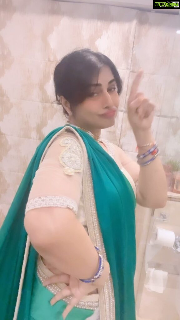 Pakhi Hegde Instagram - Finally I could do my dance reel on #jhumka in my fav saree green heart 💚 lemme know in comments is it up to the mark or something missing ? . . . #jhumka #ranveersingh #aliya #pakkhihegde #pakkhi #pakhi #pakhihegde #instagood #instagood #instadaily #instafashion #instamood #fyp #viral #viralvideos #viralreels #trendingreels #trending #trendingsongs #trend #trendalert