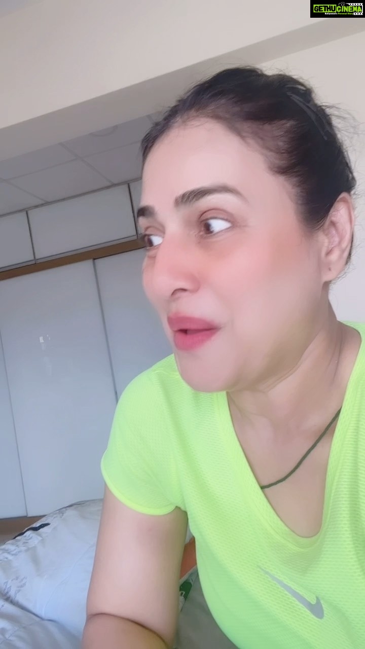 Pakhi Hegde Instagram - Sometimes when ur exhausted from gym, u come across something funny reel as this.. thought to do it🤣 #pakkhi #pakkhihegde #pakhi #pakhihegde #trend #trending #viral #viralvideos #viralreels #viral #comedy #comedyreels