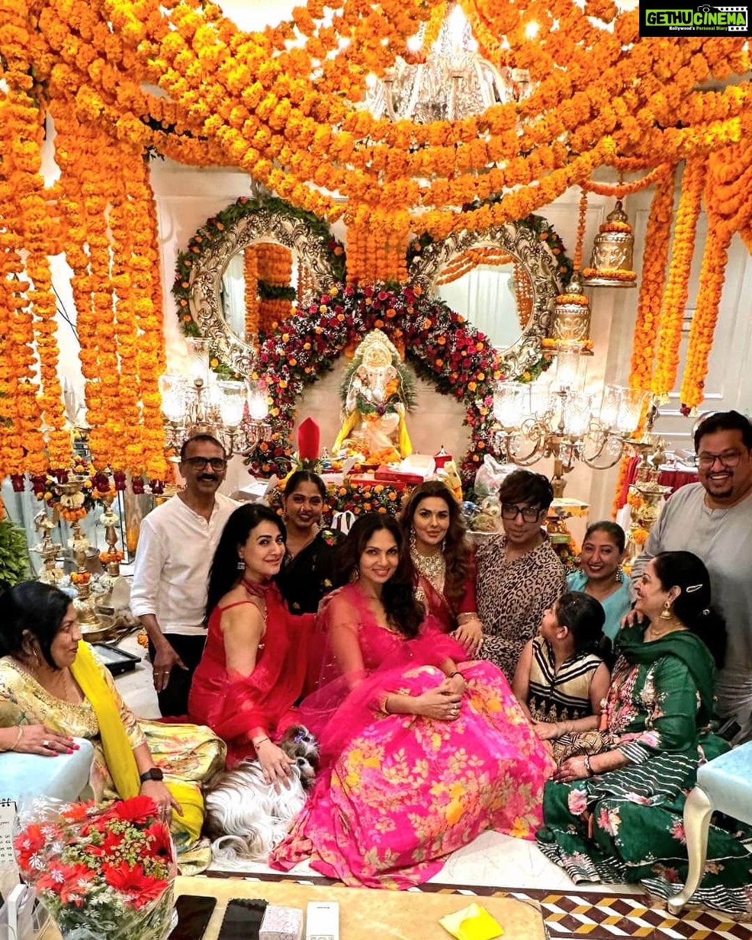 Pakhi Hegde Instagram - Beautiful darshan❤️🥰 @haanaahh_aakbar #gapatibappamorya Thanku for having me over 😘❤️ Styled by : @tiara_gal @akansha.27 Assisted by : @stylebypriyankaa Outfit - @arpitasulakshana @stylebyriyajn