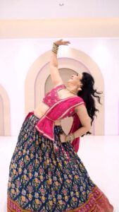 Pakhi Hegde Instagram - Happy dasshera to everyone! 
Finally I’m able to do the reel, 
 I wanted to,
for so long ! 
Plz lemme know how do u find it in comments 🙌😇 #happydasshera2023🦋 #pakkhi #pakkhihegde#trend

.
.
.

Outfit : @laganwedding 
Styling : @tiara_gal @akansha.27
Shot n edited by : @captureemotions._