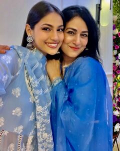 Pakhi Hegde Instagram - Happiest birthday my baby 😘🥹 
Love u to the moon n back🤩 , 
I still can’t believe, that u have grown so big 
Ps:Dnt miss the last pic🤩
By each passing day, I feel so proud the way u have evolved as a beautiful human🤩
I feel for us all, 
 while we r all working, it’s important to grow, be successful, but at the same time,  those small moments that we get to share with each other, our loved ones , we shouldn’t miss the essence n beauty of that while we r in the race of this competitive world ! 
I know I wasn’t so lucky to give u the whole time I wished,  as I was working but it’s u who has never made me feel that,
U ❤️ always understood me, and stood by me unconditionally! I’m so  lucky to have u in my life 😘 I’m blessed that god gave me u Khushi😘🤩 
love uuuuuu😘so so much! 
U r the little angle in our house! 
OUR BARBIE🥰
Hey barbie !!!
Or 
May I call u our 
#kendalljenner 🤩 #love #you #burthdaygirl🎈❤️✨