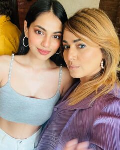 Pakhi Hegde Instagram - Happiest birthday my baby 😘🥹 
Love u to the moon n back🤩 , 
I still can’t believe, that u have grown so big 
Ps:Dnt miss the last pic🤩
By each passing day, I feel so proud the way u have evolved as a beautiful human🤩
I feel for us all, 
 while we r all working, it’s important to grow, be successful, but at the same time,  those small moments that we get to share with each other, our loved ones , we shouldn’t miss the essence n beauty of that while we r in the race of this competitive world ! 
I know I wasn’t so lucky to give u the whole time I wished,  as I was working but it’s u who has never made me feel that,
U ❤️ always understood me, and stood by me unconditionally! I’m so  lucky to have u in my life 😘 I’m blessed that god gave me u Khushi😘🤩 
love uuuuuu😘so so much! 
U r the little angle in our house! 
OUR BARBIE🥰
Hey barbie !!!
Or 
May I call u our 
#kendalljenner 🤩 #love #you #burthdaygirl🎈❤️✨