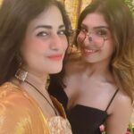 Pakhi Hegde Instagram - Happy daughters day ❤️❤️❤️❤️ @esha_shetty @aashnahegde @shlokashetty16 @khushihegde Feel so happy for each one of u, who’s making me so proud each passing day! Bappa has blessed me with the best daughters in the world ! What more can I ask for🙌❤️ Just pray for the best for u all😘 love u all😘 #happydaughtersday #❤️❤️❤️❤️ #pakkhi #pakkhihegde #aashnahegde #khushihegde #shlokashetty #eshashetty Blue outfit : Styled : @tiara_gal @akansha.27 Outfit : @sayarishofficial @echo101pr Assisted by : @stylebypriyankaa Orange and pink outfit : Styled by : @tiara_gal @akansha.27 Assisted by : @stylebypriyankaa Outfit - @arpitasulakshana @stylebyriyajn