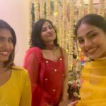 Pakhi Hegde Instagram - Happy daughters day ❤️❤️❤️❤️ @esha_shetty @aashnahegde @shlokashetty16 @khushihegde Feel so happy for each one of u, who’s making me so proud each passing day! Bappa has blessed me with the best daughters in the world ! What more can I ask for🙌❤️ Just pray for the best for u all😘 love u all😘 #happydaughtersday #❤️❤️❤️❤️ #pakkhi #pakkhihegde #aashnahegde #khushihegde #shlokashetty #eshashetty Blue outfit : Styled : @tiara_gal @akansha.27 Outfit : @sayarishofficial @echo101pr Assisted by : @stylebypriyankaa Orange and pink outfit : Styled by : @tiara_gal @akansha.27 Assisted by : @stylebypriyankaa Outfit - @arpitasulakshana @stylebyriyajn