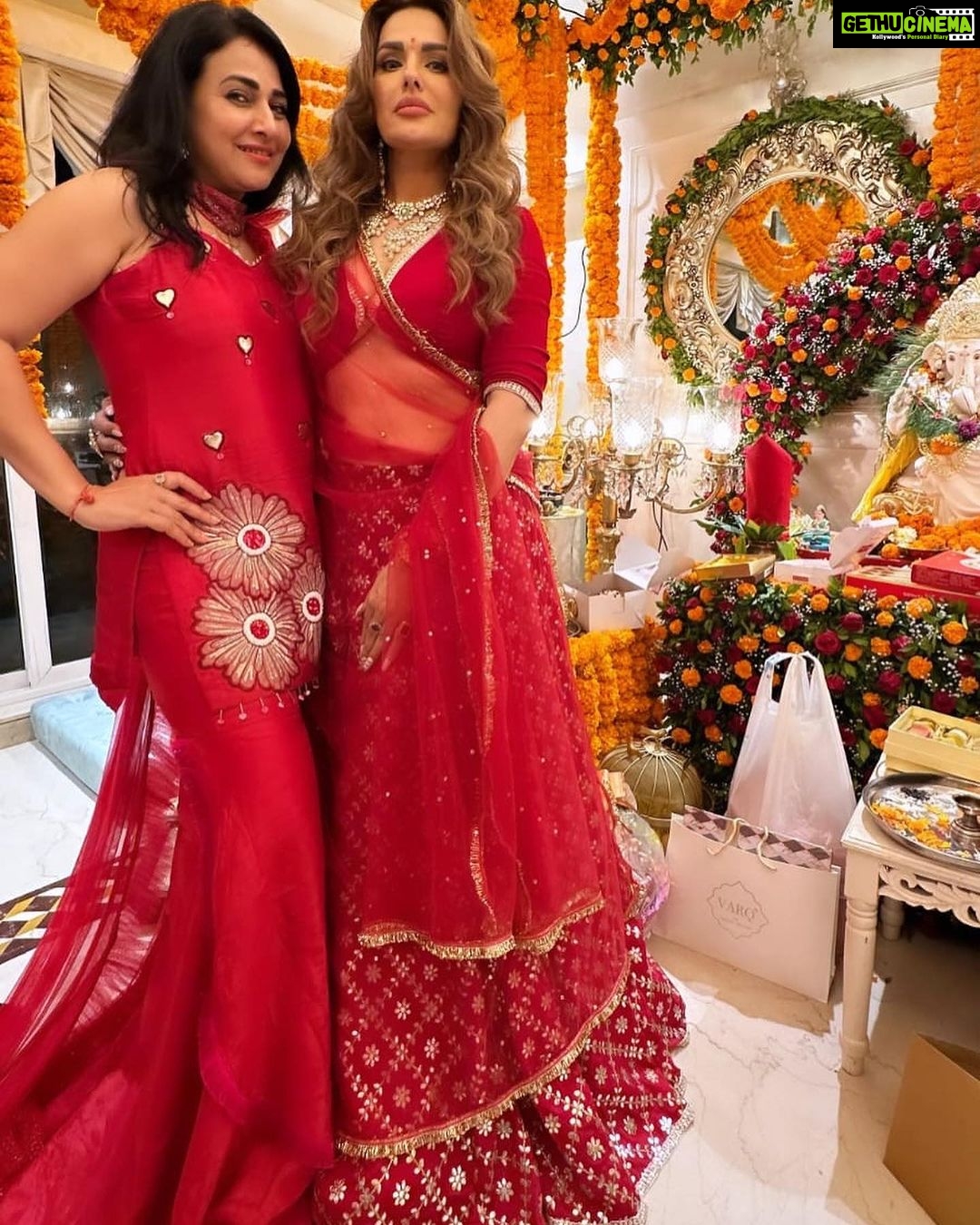 Pakhi Hegde Instagram - Beautiful darshan❤️🥰 @haanaahh_aakbar #gapatibappamorya Thanku for having me over 😘❤️ Styled by : @tiara_gal @akansha.27 Assisted by : @stylebypriyankaa Outfit - @arpitasulakshana @stylebyriyajn