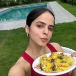 Palak Sindhwani Instagram - Every month, I try to go for a staycation with my family, Spend some time with them with nature, Rejuvenate, And This time @stayscapeofficial made it possible on a very short notice, They hosted us with so much love, From ambience to food, Everything was just perfect, Thank You so much, My mom dad had a blast!! ❤️ PS - Vlog is out on my channel, Link is in the bio! ✨ . . #postoftheday #staycation #nature #familytime #instamood #vacation #travel #explore #palaksindhwani